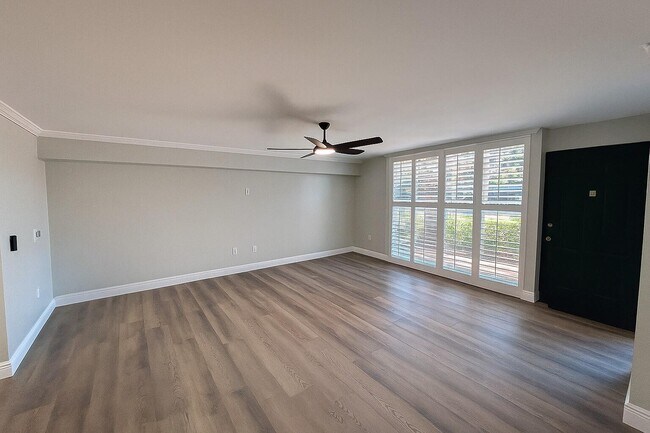 Foto del edificio - 1707 Village Blvd