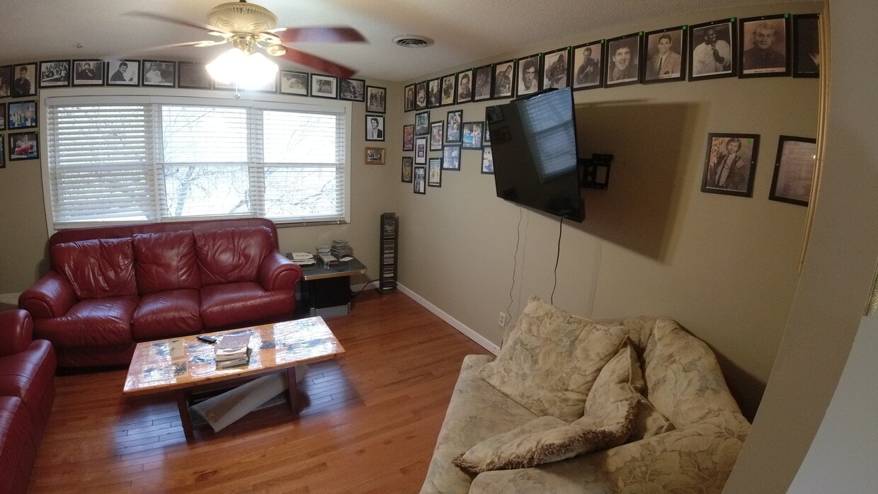 Primary Photo - 1725 Pinebrook Dr
