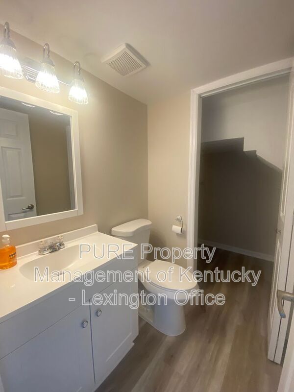 Foto del edificio - 3493 Sutherland Dr