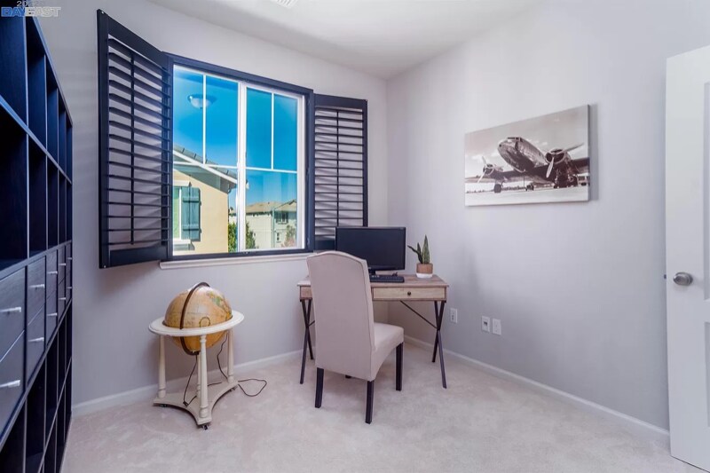 Foto principal - 6970 N Mariposa Ln