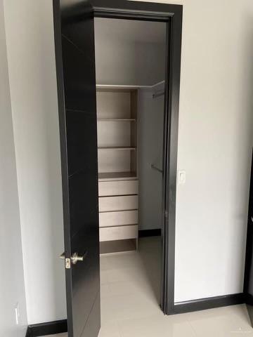 Foto del edificio - 2210 E 1st St