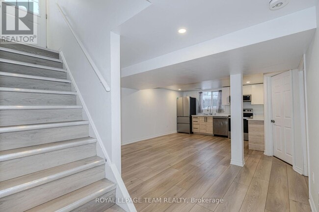 Building Photo - 37 Ballantrae Way