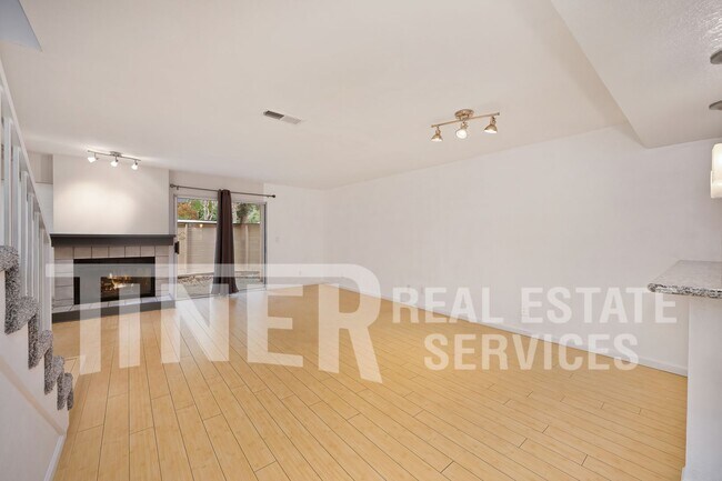 Foto del edificio - 9118 Madison Green Ln