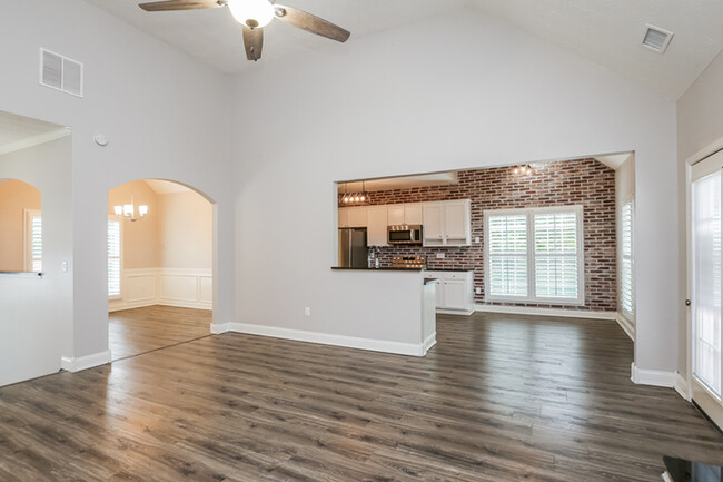 Building Photo - 77 Cypress Dr