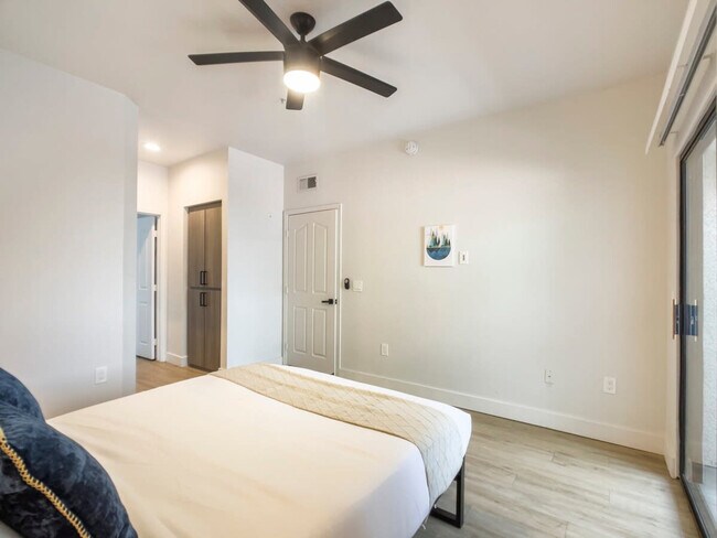 Foto del edificio - 15608 N 71st St