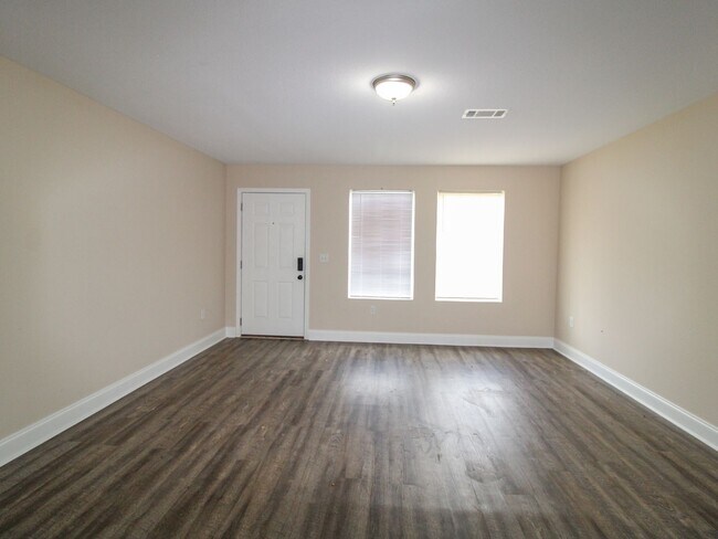 Foto del edificio - 123 Meadows Ln