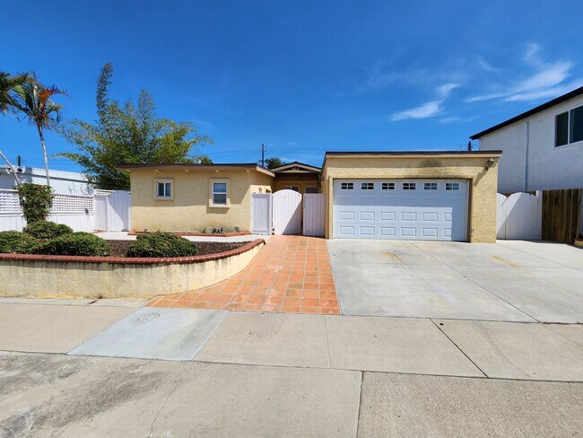 Foto del edificio - Single Story 4 Bedroom House in Clairemont/Bay Park