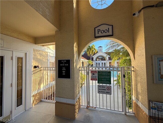 Building Photo - 12561 Equestrian Cir