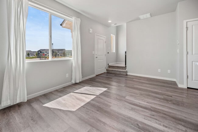 Livingroom - 260 Pawnee Rd