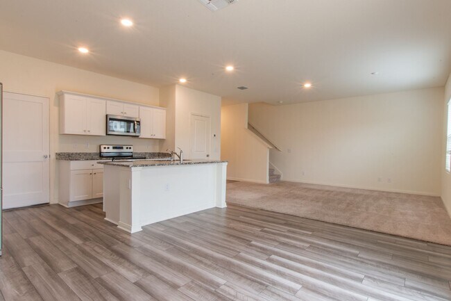 Foto del edificio - Beautiful, 2-story, 3BED/2.5BATH home read...