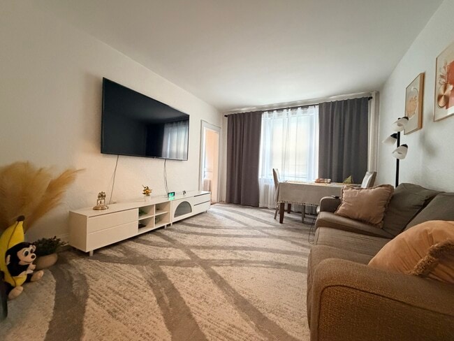 Building Photo - 90 Kilsyth Rd