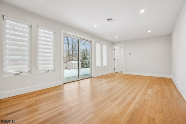 Foto del edificio - 30 Hemlock Terrace