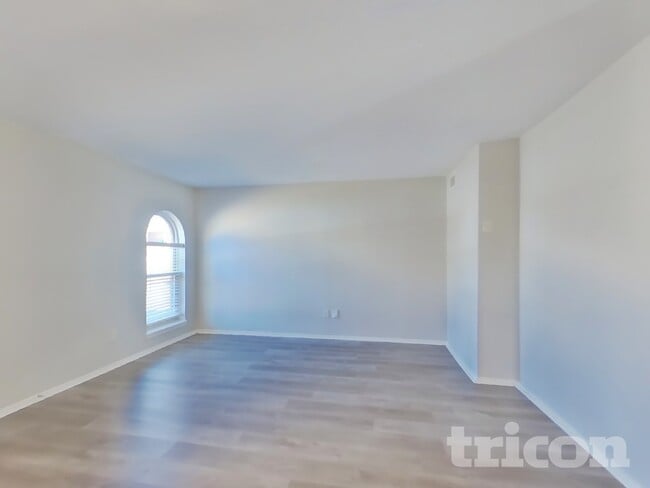 Foto del edificio - 5612 Cherilee Ln