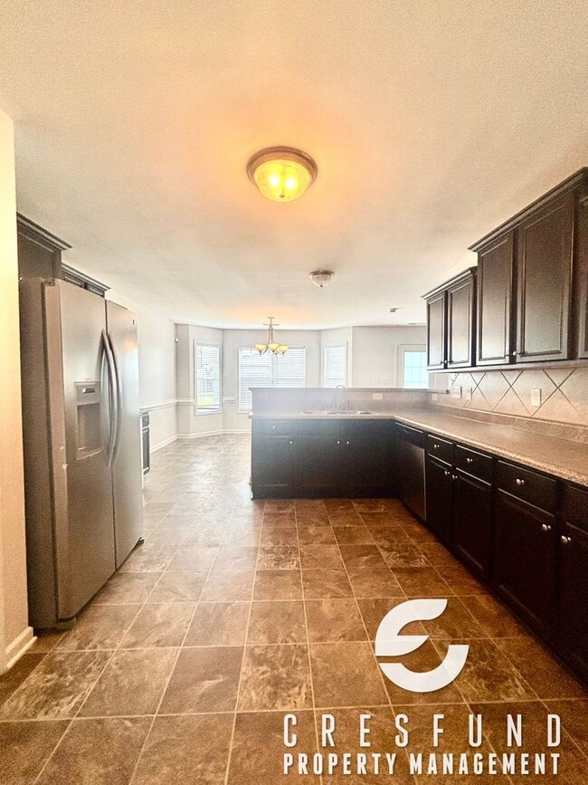 Foto del edificio - Freshly Painted and Spacious 4 Bedroom, 3 ...