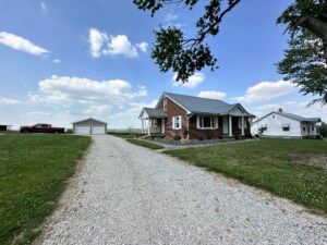 Primary Photo - 3 Bedroom Country Home!