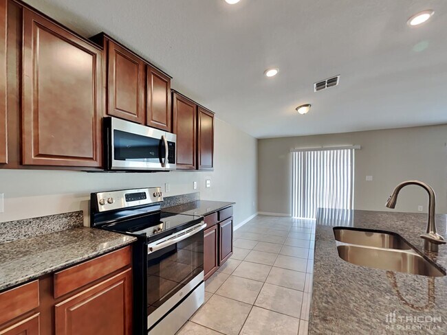 Building Photo - 1605 Broad Winged Hawk Dr