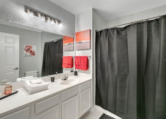 Foto del edificio - 4561 Yellowgold Rd E