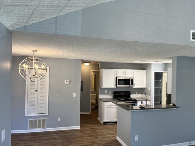 Building Photo - 1205 Waterville Ct