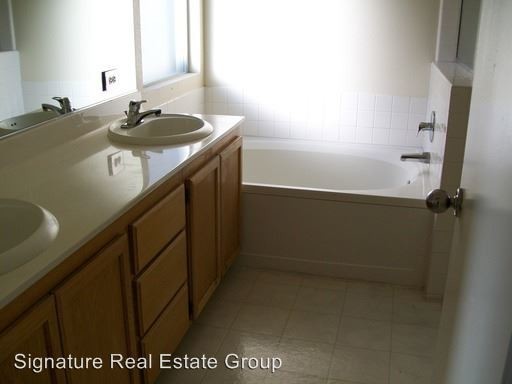 Building Photo - 1417 Desert Hills Dr