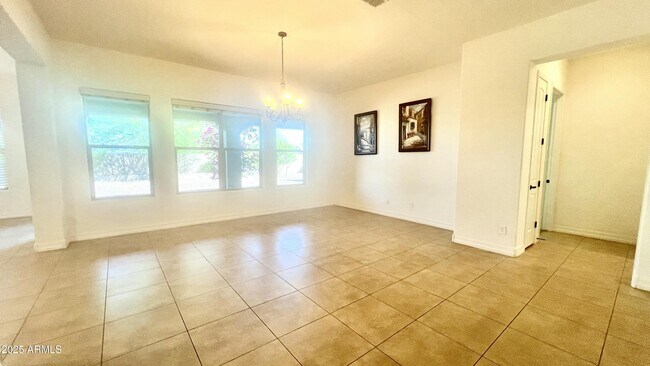 Foto del edificio - 4571 N Arbor Way