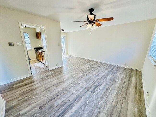 Foto del edificio - Ground Floor 1BR Condo with Private Yard in South Austin