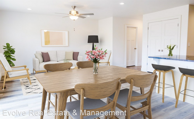 Foto del edificio - 3 br, 2 bath House - 947 N 165 W