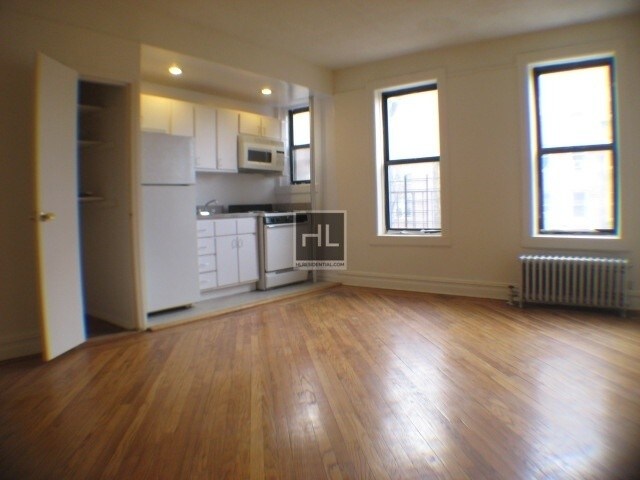 Primary Photo - 43-17-43-48 48th St
