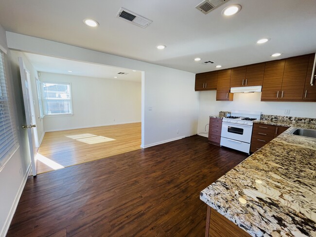 Kitchen - 8465 Quartz Ave