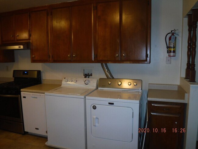 Foto del edificio - 1246 W 5th St