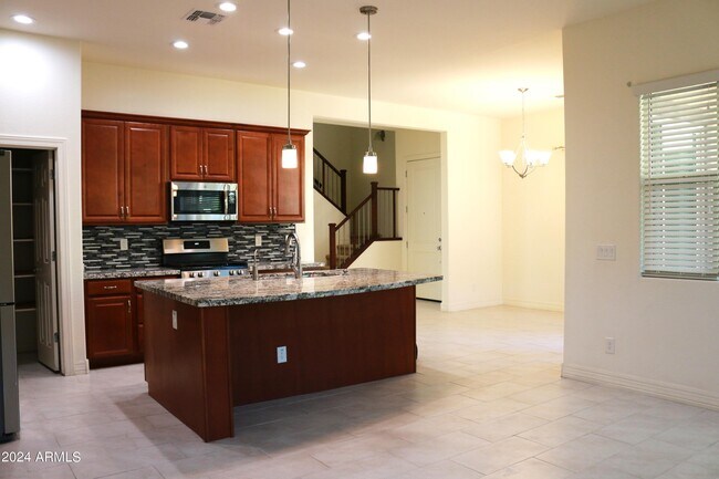Foto del edificio - 2447 N 149th Ln