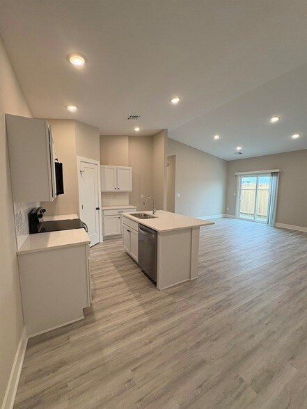 Foto del edificio - 12938 E Blake St