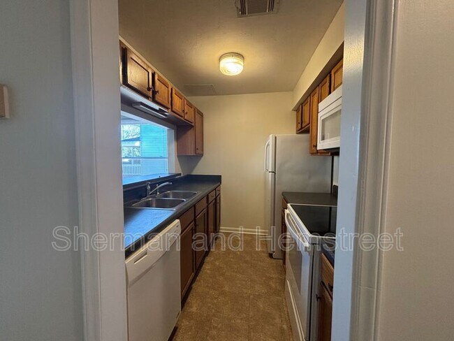 Foto del edificio - 313 Lake Ave