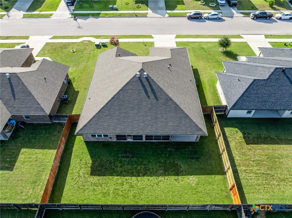 Foto del edificio - 5301 Primavera Ln