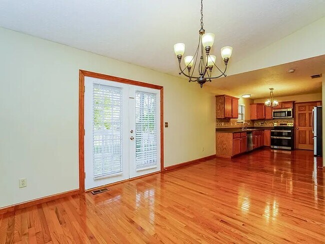 Foto del edificio - 8095 Chapel Stone Rd