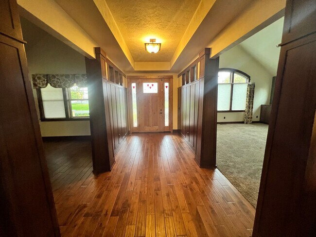 Building Photo - Magnificent custom Craftsman Style home.
