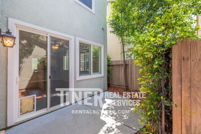 Building Photo - Beautiful 3 bedroom Natomas home!