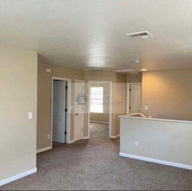 Building Photo - 656 Queensland Cir