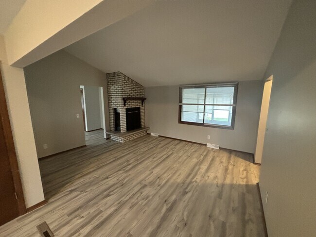 Building Photo - 797 Bradford Way