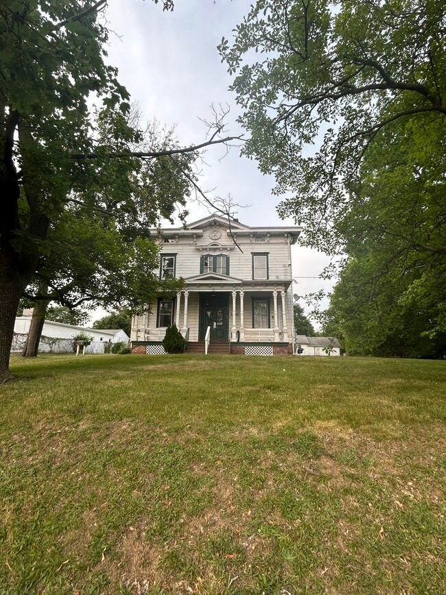 Building Photo - 1530 Pennington Rd