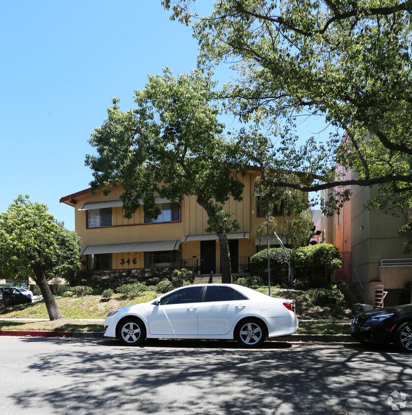 Building Photo - 346 N Kenwood St