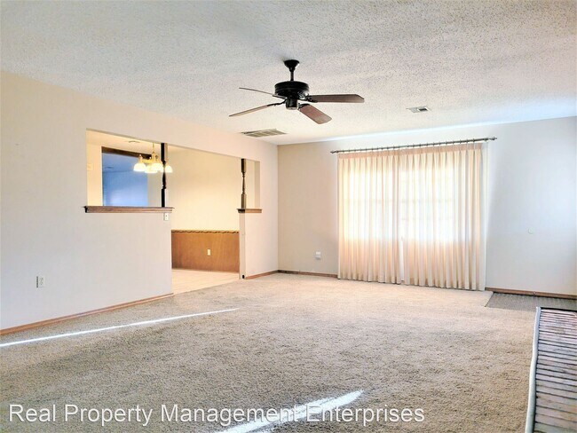Foto del edificio - 3 br, 1.5 bath House - 7701 S Miller Blvd