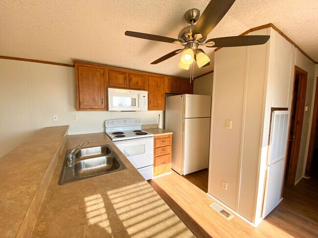 Foto del edificio - Country 2 Bedroom 1 Bath with a fenced Yard