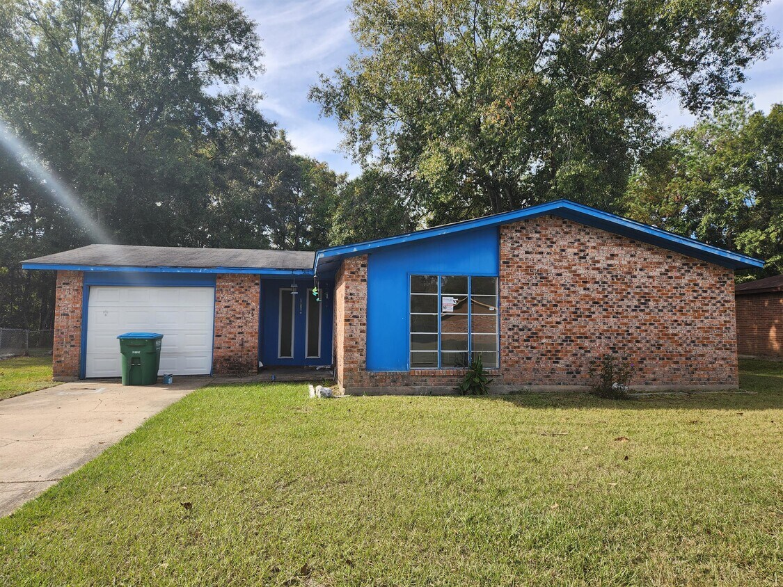 2013 Springwood Rd, Gautier, MS 39553 House for Rent in Gautier, MS