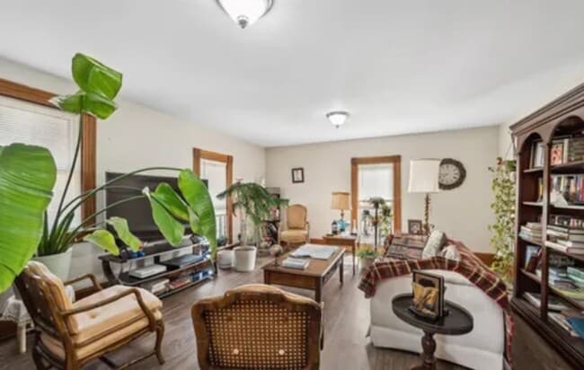 Foto del edificio - 303 3rd St NW