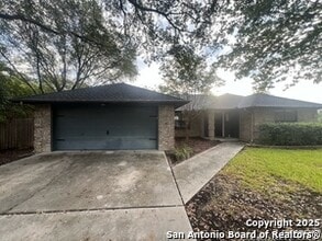 Building Photo - 1014 Camellia Ln