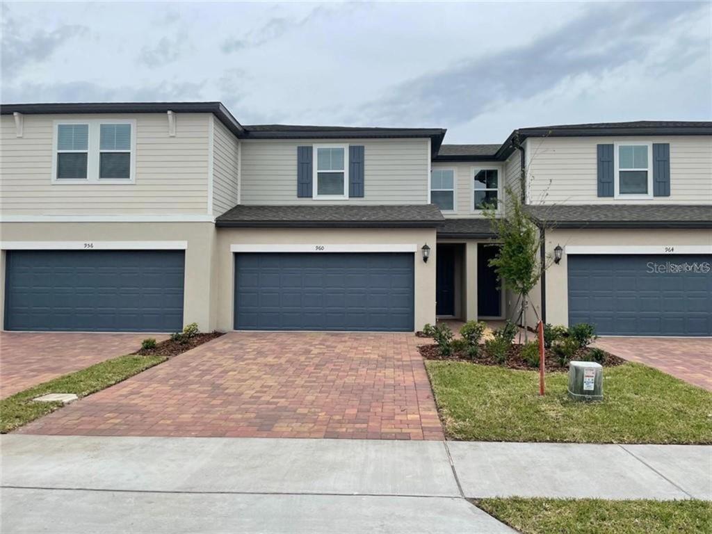 Foto principal - 960 Robin Holly St