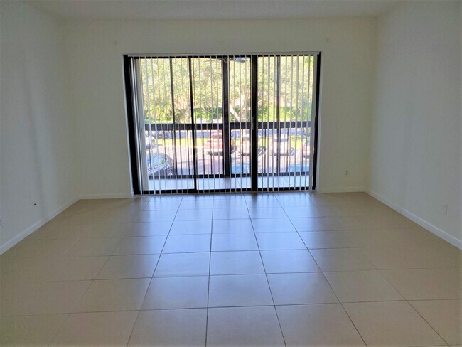 Foto del edificio - 201 Foxtail Dr