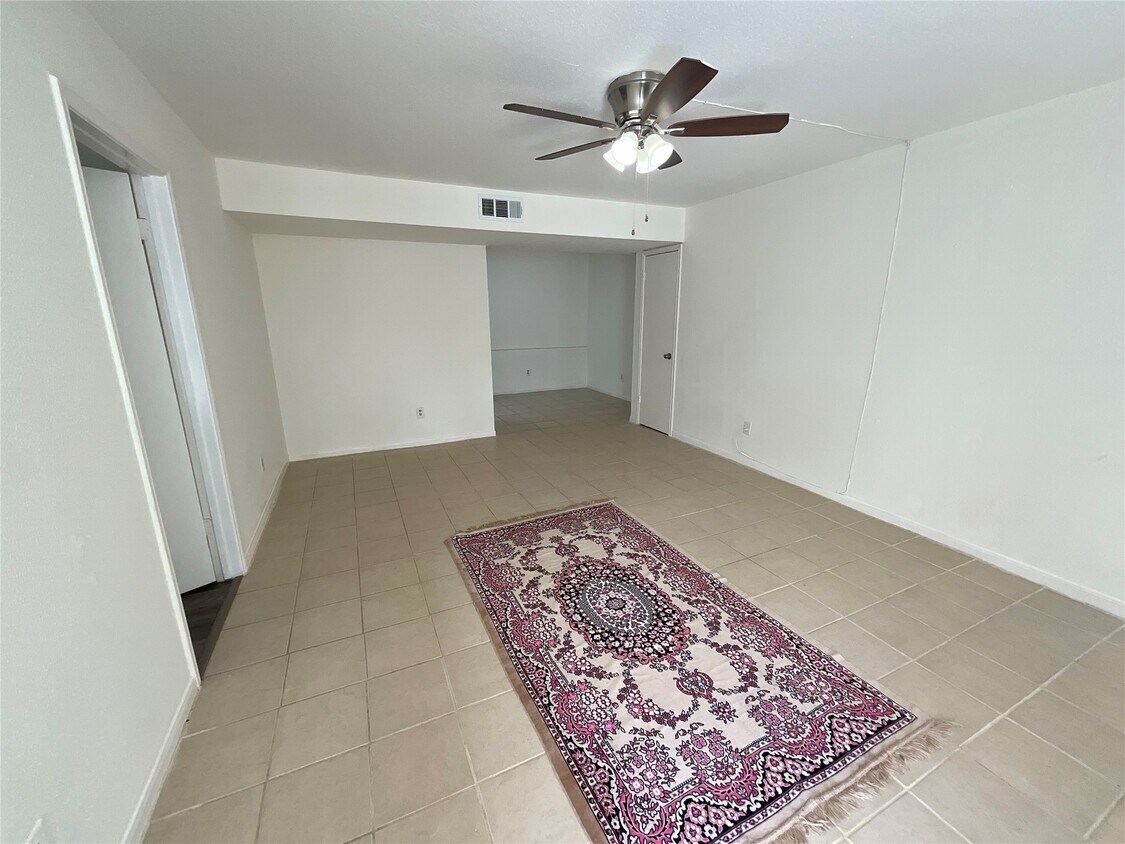 Building Photo - 6606 De Moss Dr