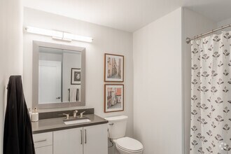 1BR, 1BA w/ Den - 730SF - Avec on H Street