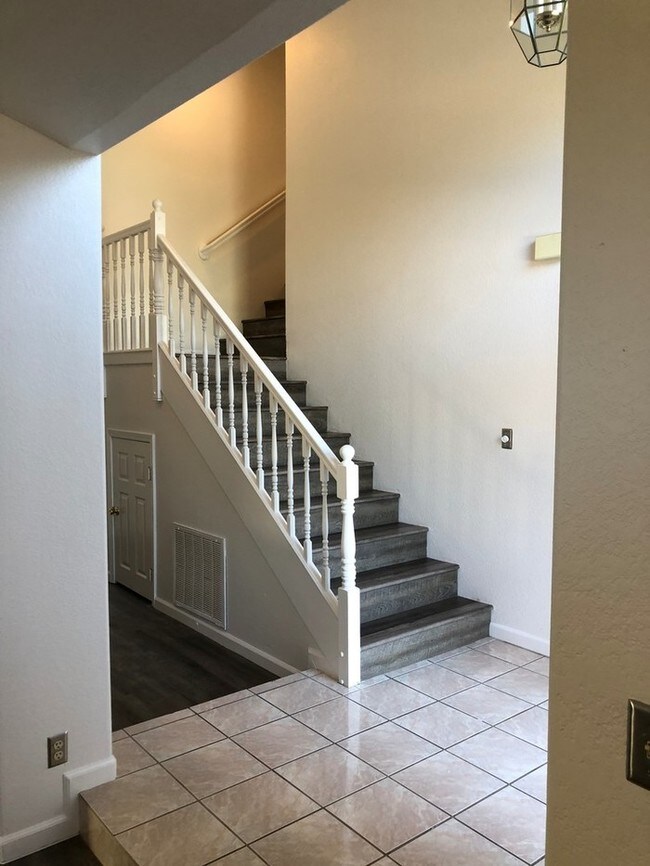 Building Photo - 9325 Stony Creek Ln